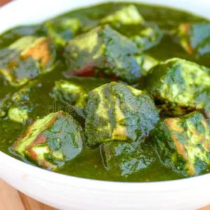 Paneer aux épinards